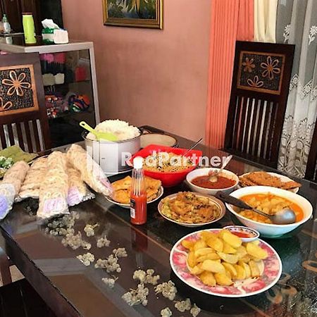 Bromo Indah Lestari Homestay Mitra Reddoorz Pasuruan Buitenkant foto