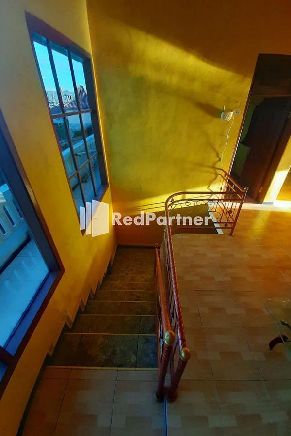Bromo Indah Lestari Homestay Mitra Reddoorz Pasuruan Buitenkant foto
