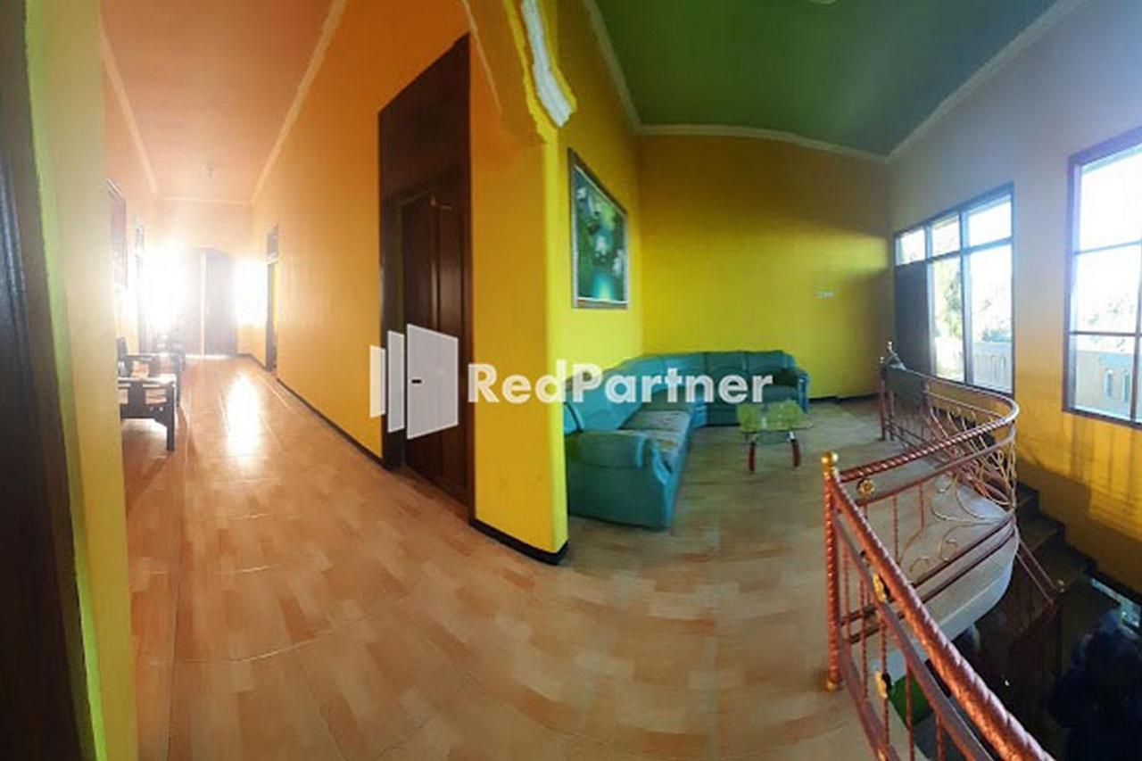 Bromo Indah Lestari Homestay Mitra Reddoorz Pasuruan Buitenkant foto